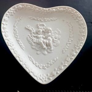 Vintage Porcelain Lenwile Ardalt Heart Shaped Vanity Dish White Bisque Cherubs
